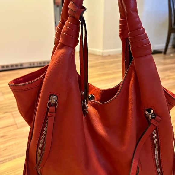 Lucky Brand Front Zip Shoulder
Bags red leather - Picture 9 of 9